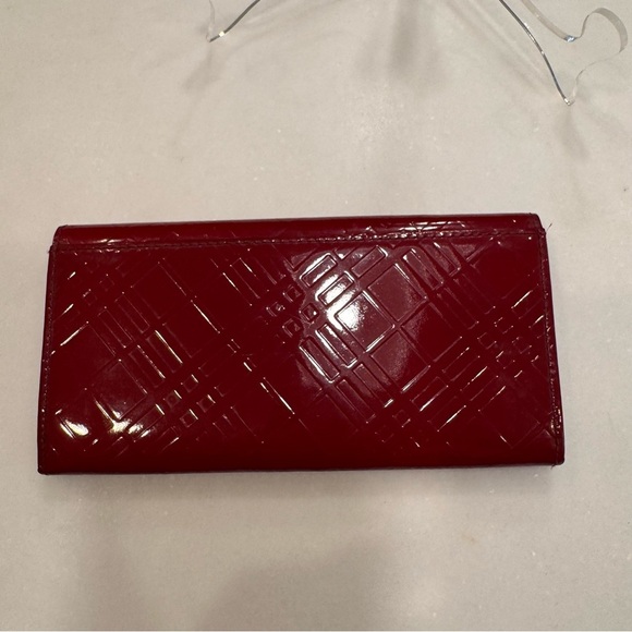 BURBERRY Nova Check Patent Leather Bi-fold Long Wallet Red - Picture 8 of 16
